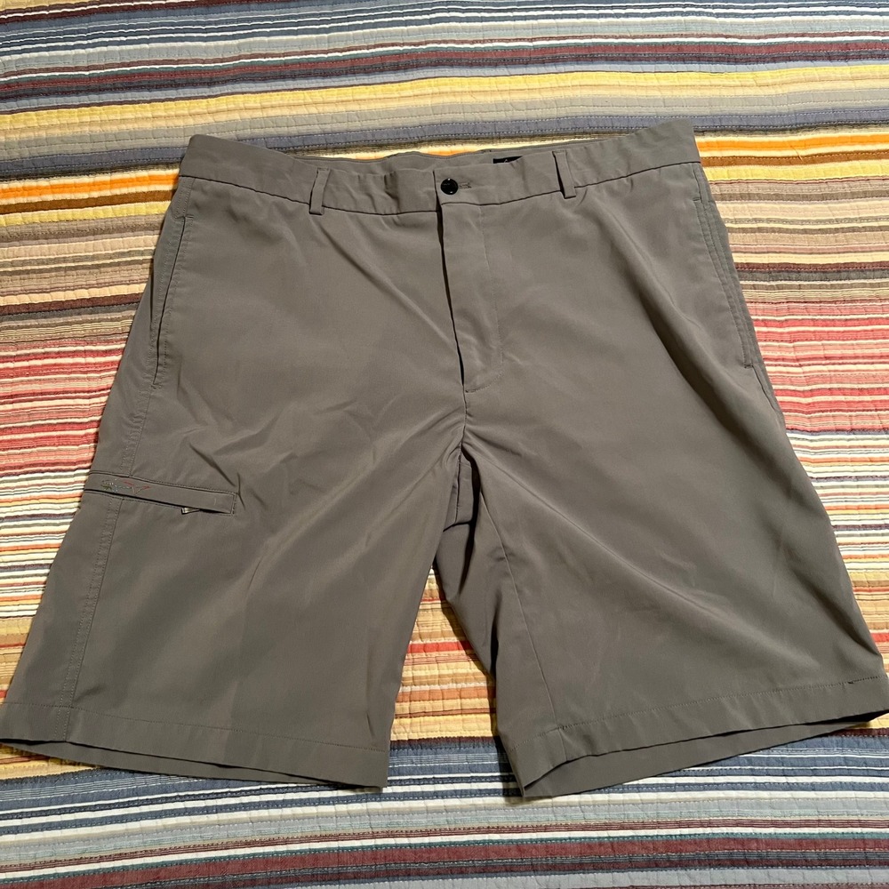 Greg Norman Mens Gray Flat Front Golf Shorts‎ Size 36 Polyester Cargo Pocket